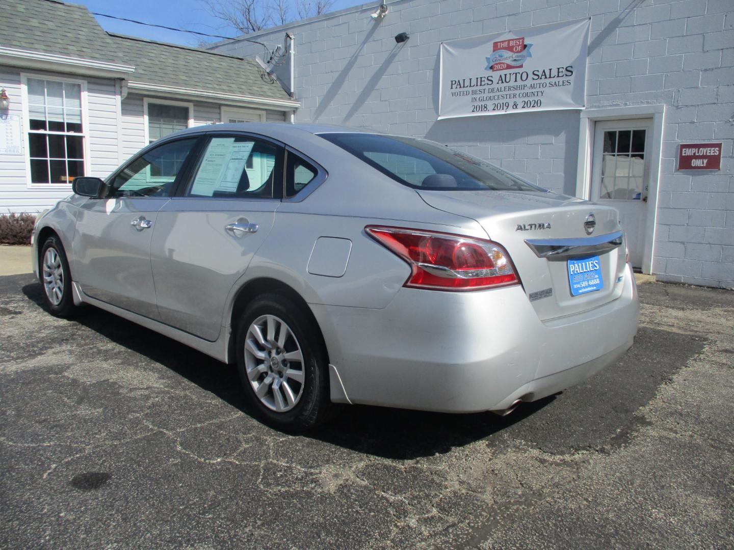 2013 SILVER Nissan Altima (1N4AL3AP6DC) with an 2.5L L4 DOHC 16V engine, AUTOMATIC transmission, located at 540a Delsea Drive, Sewell, NJ, 08080, (856) 589-6888, 39.752560, -75.111206 - Photo#2